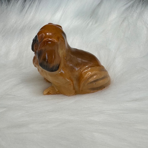 Royal Doulton Bone China Pekinese Dog Sitting Figurine K6 - Picture 3 of 9